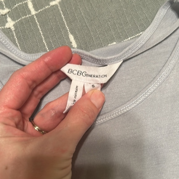 BCBGeneration pearl blue tank top with long back size S - Picture 2 of 9